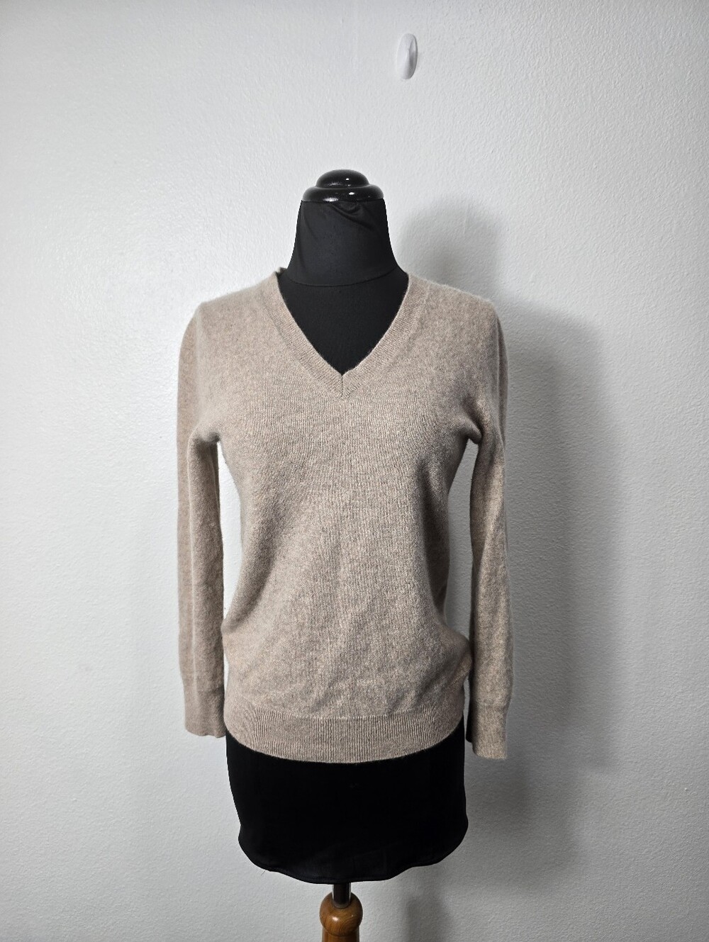 Antonio Melani Beige V-Neck Cashmere Blend Sweater. Cozy
